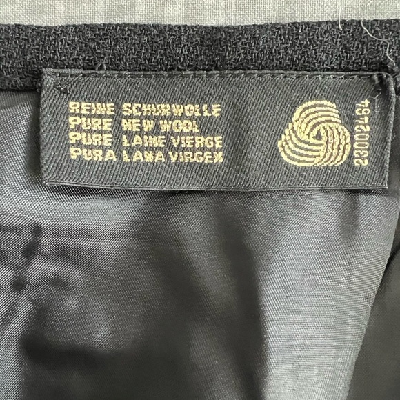 Escada Black 100% Wool Crepe Pencil Skirt with Ruffled Hem Size 38 (6) Like New - Picture 3 of 5